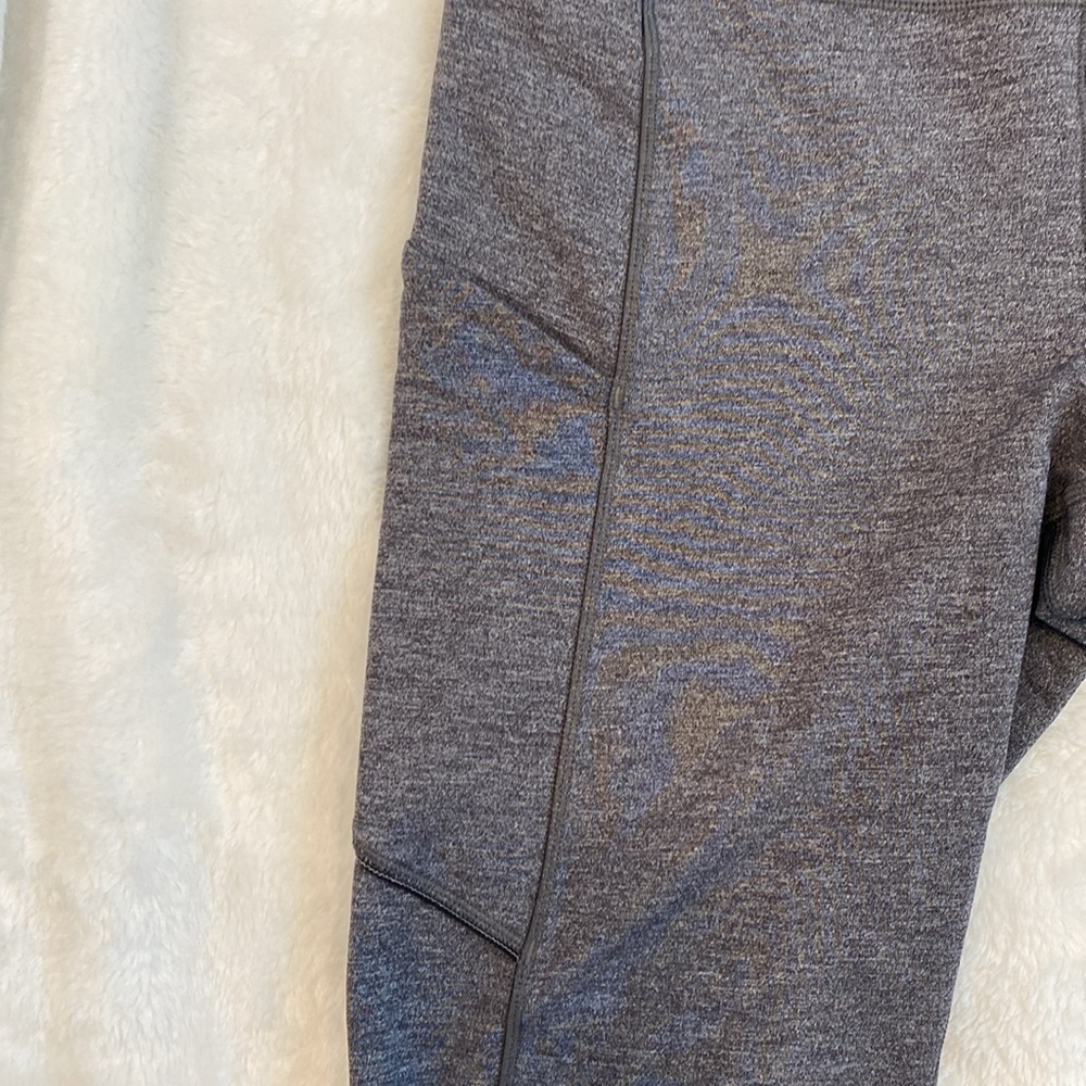 Lululemon Grey Leggings with Pockets - Picture 5 of 6